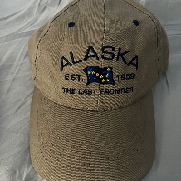 Alaska cap Tonqass company - Picture 1 of 6